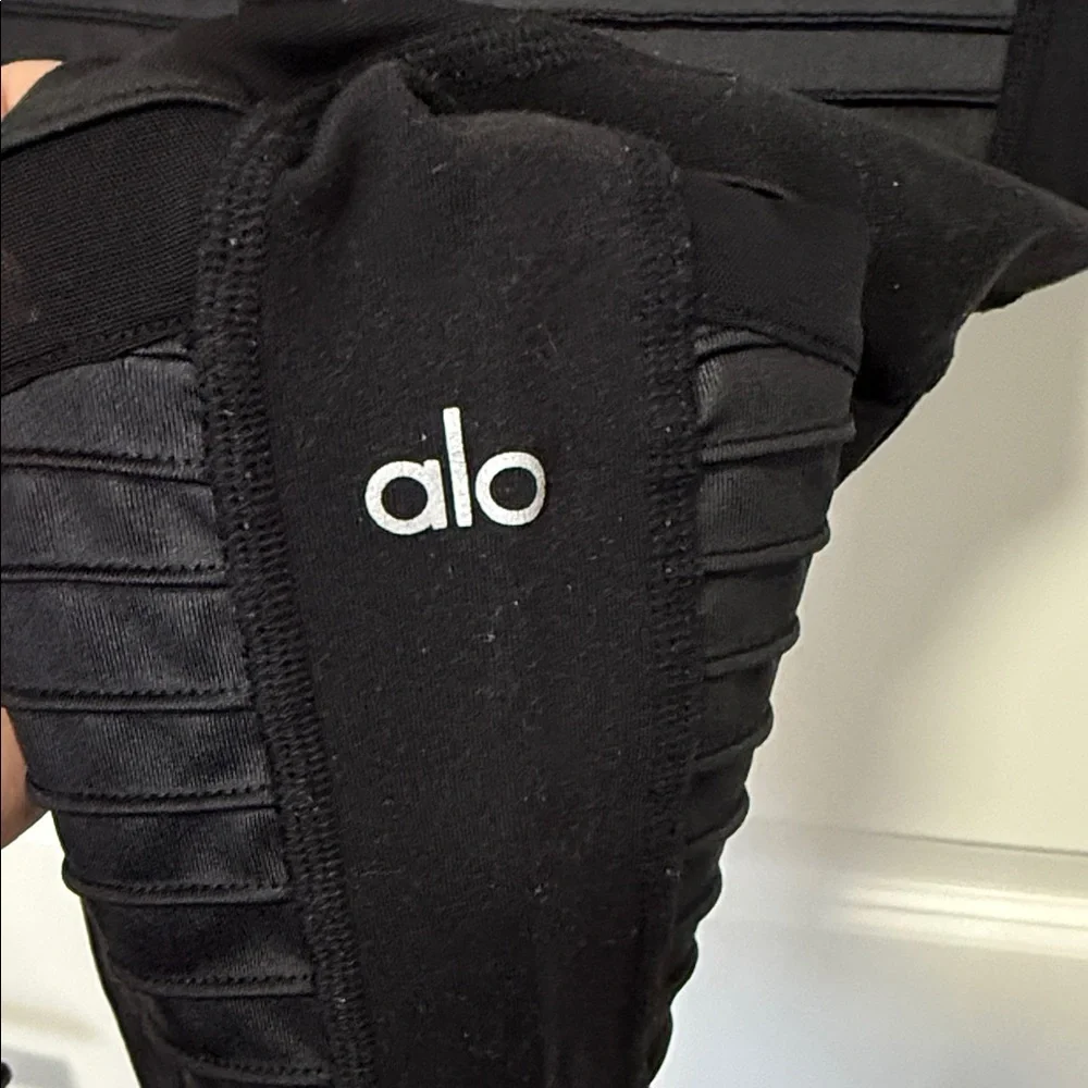 ALO Women's High Waist Yoga Moto Black Leggings size XS